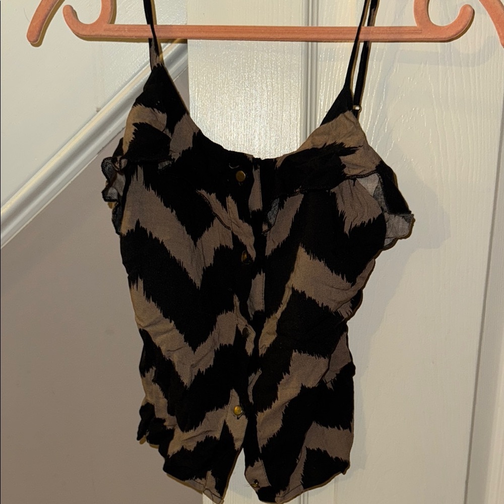 Charlotte Russe XS Black and Tan Zigzag Button-Up Top